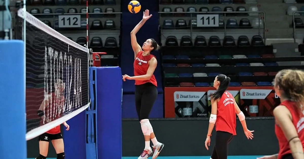 Keçiörenli kadın voleybolcular Bursa'dan galibiyetle döndü