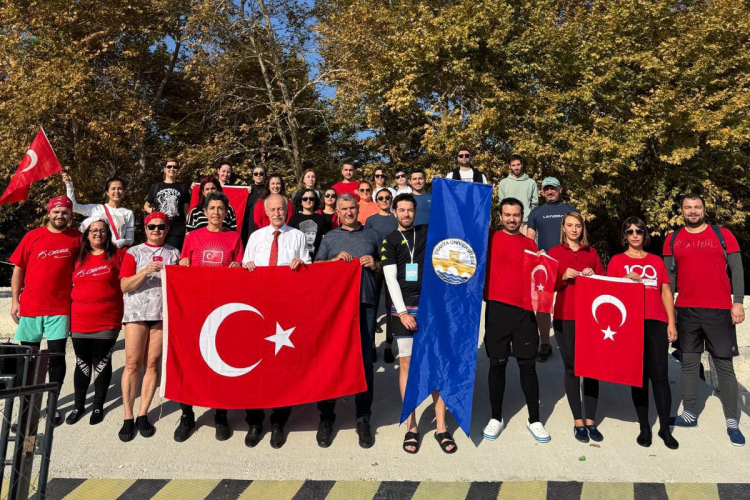 Kırkpınar Spor Bilimleri Fakültesi’nden ayakta kürek sörfü