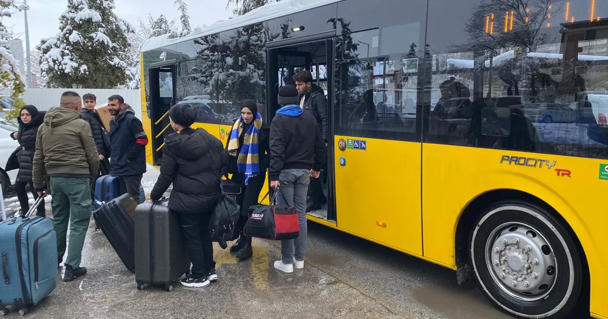 Malatya Büyükşehir, hastalara ve yolda mahsur kalanlara yardım etti