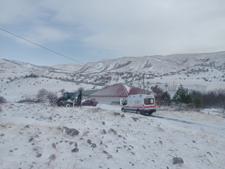 Malatya'da karla mücadele sürüyor