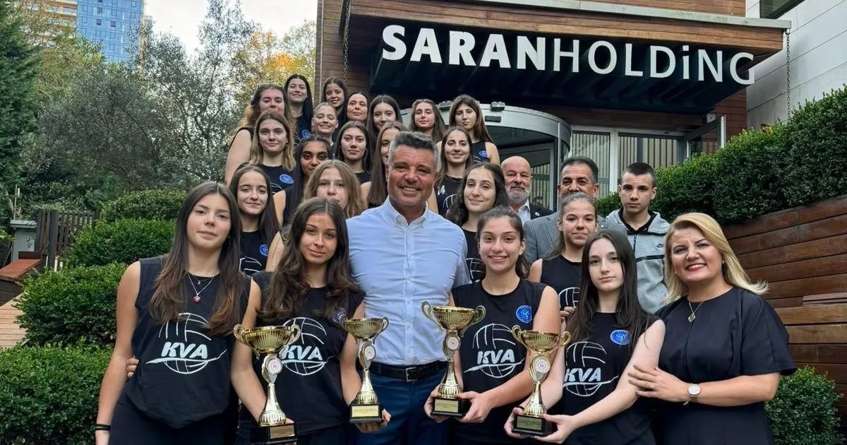 Sadettin Saran ve Başkan Hürriyet Kocaeli Voleybol Akademi’nin maçını izleyecek