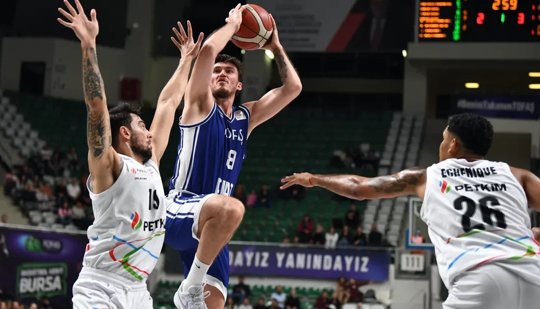 TOFAŞ Basketbol Takımı’nın sahasında