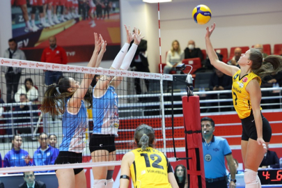 VakıfBank set vermeden kazandı