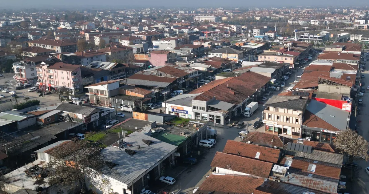 Düzce'de esnaflara kentsel dönüşüm tebligatları ulaşmaya başladı