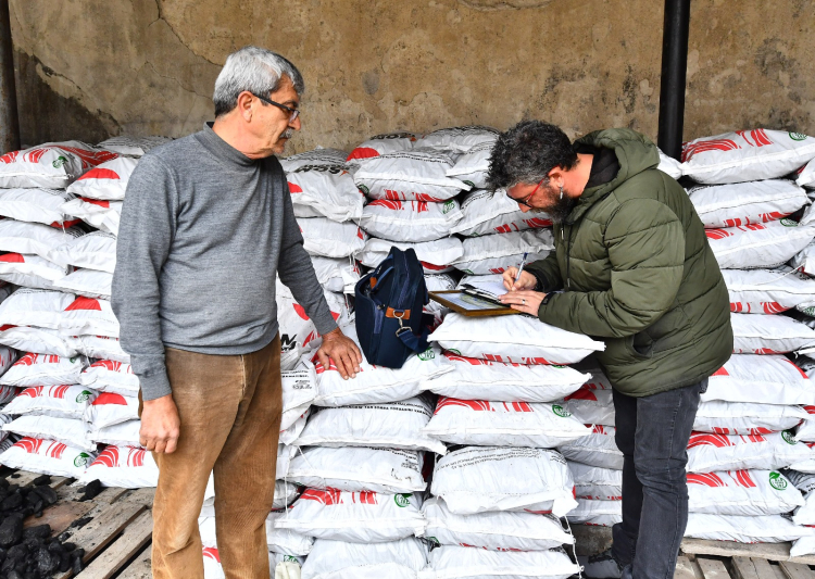 İzmir'de kömür satış yerlerine sıkı denetim