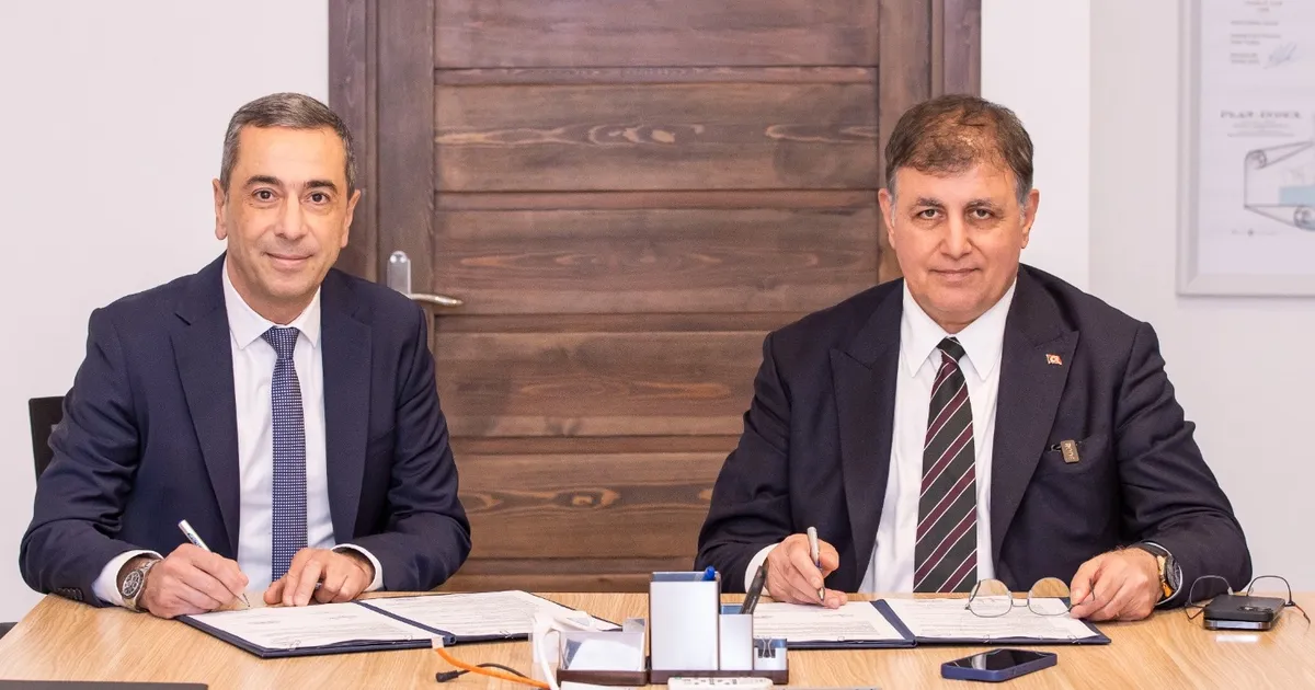 İzmir'in tramvay filosu büyüyor