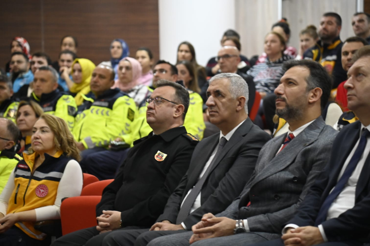 Manisa'da 'fermuar sistemi' topluma tanıtılıyor