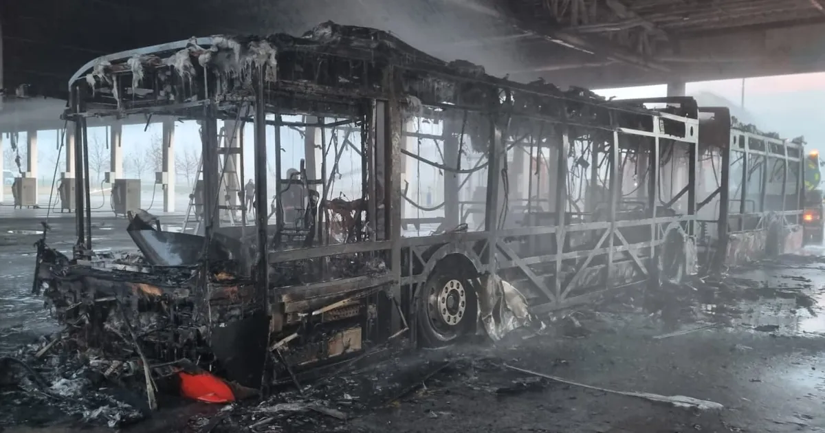 Manisa'da otobüs yangını! Ulaşımı aksatmayacak