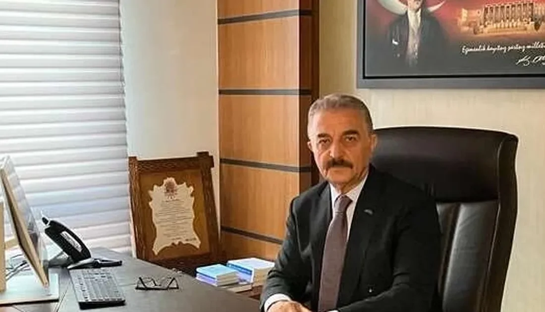 Partisinin grup toplantısında kürsüye