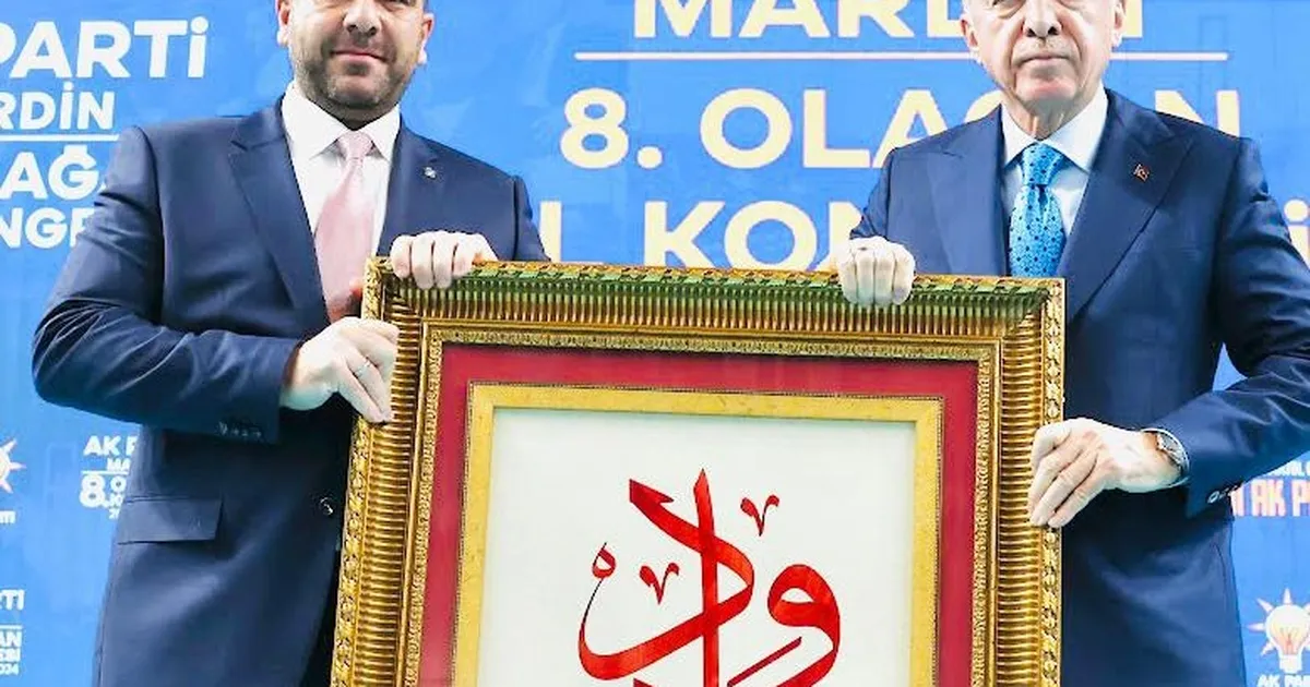 Uncu'dan Erdoğan'a 'Sevgi ve Muhabbet' yazılı tablo