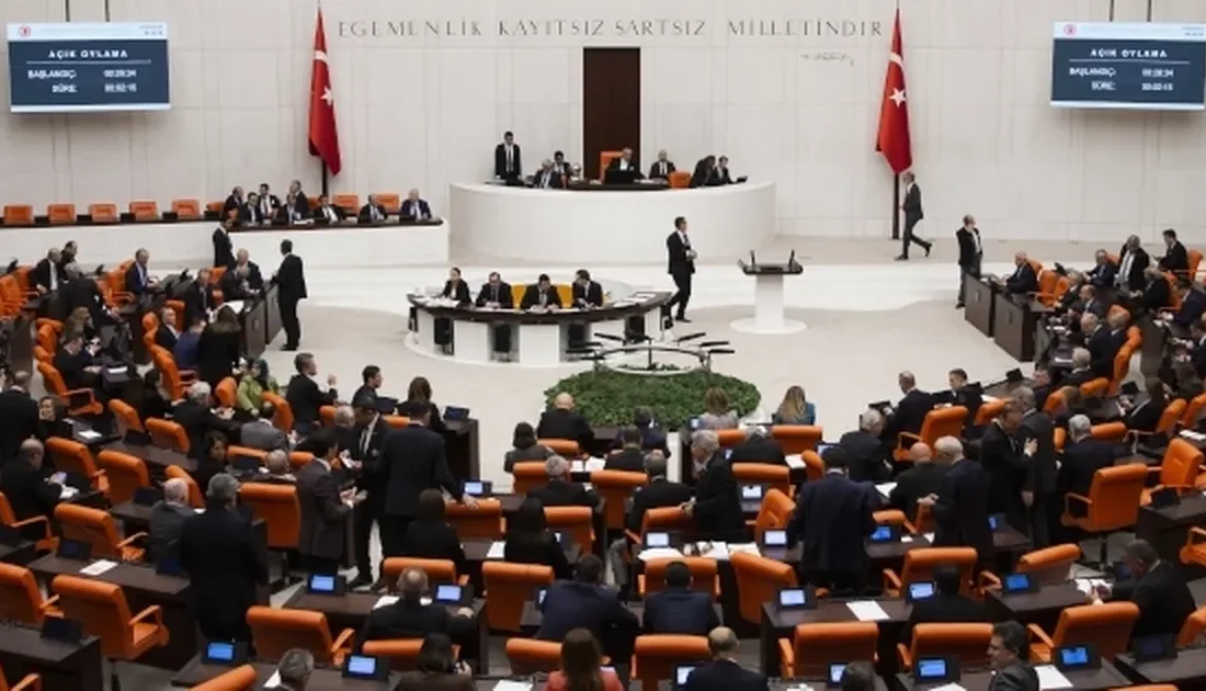 Meclis Başkanlığı'na 14 milletvekilinin