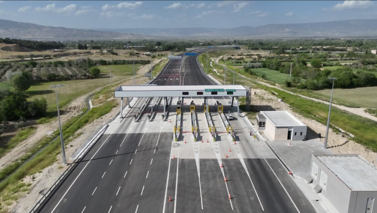 6 şeritli Aydın-Denizli Otoyolu yarın açılıyor... 163 km'lik yol 55 dakikada geçilecek