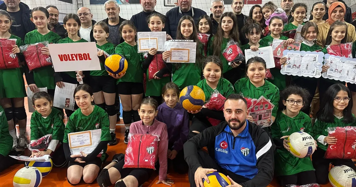 Artvinspor Kadın Voleybol Takımı 1 yaşında