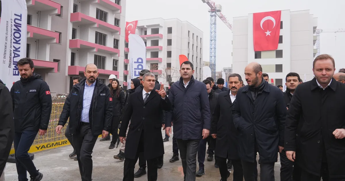 Bakan Kurum'dan afet bölgesine yakın mercek... Dükkan ihaleleri 15 Ocak'a kadar sonuçlanacak