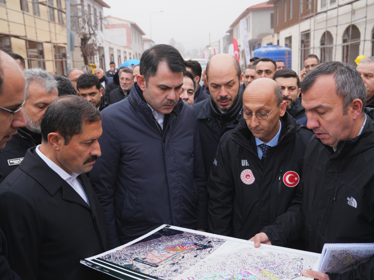 Bakan Kurum'dan afet bölgesine yakın mercek... Dükkan ihaleleri 15 Ocak'a kadar sonuçlanacak