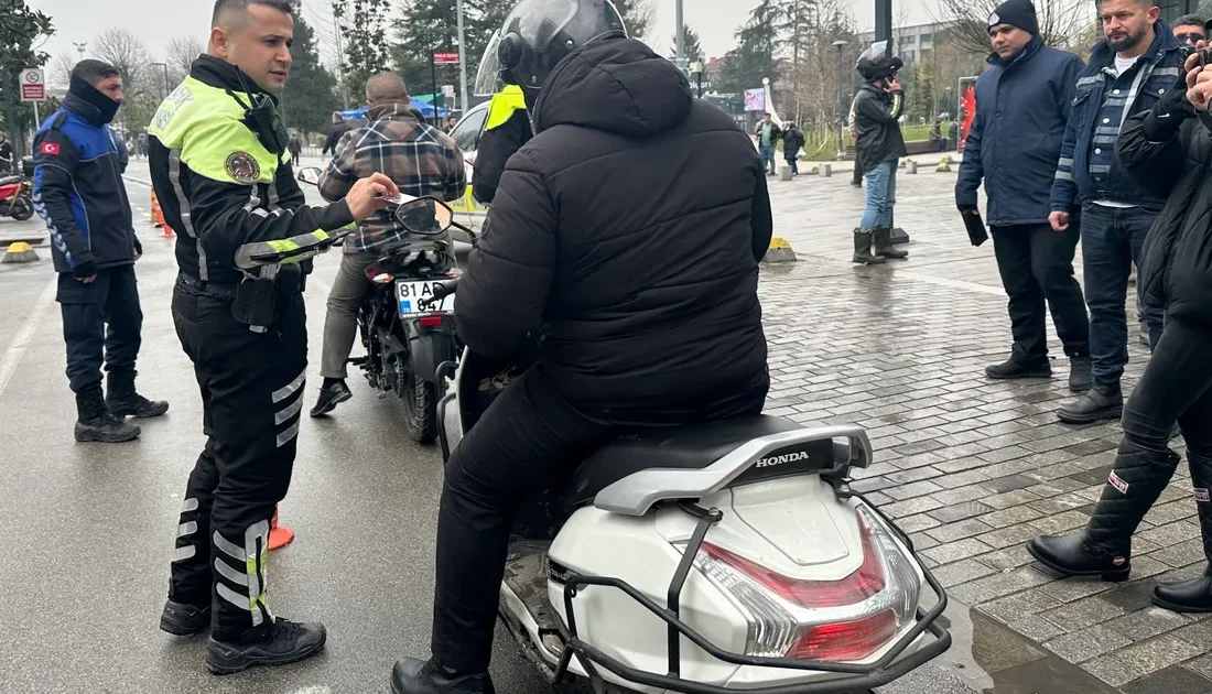 Düzce'de trafiğe kapalı olan