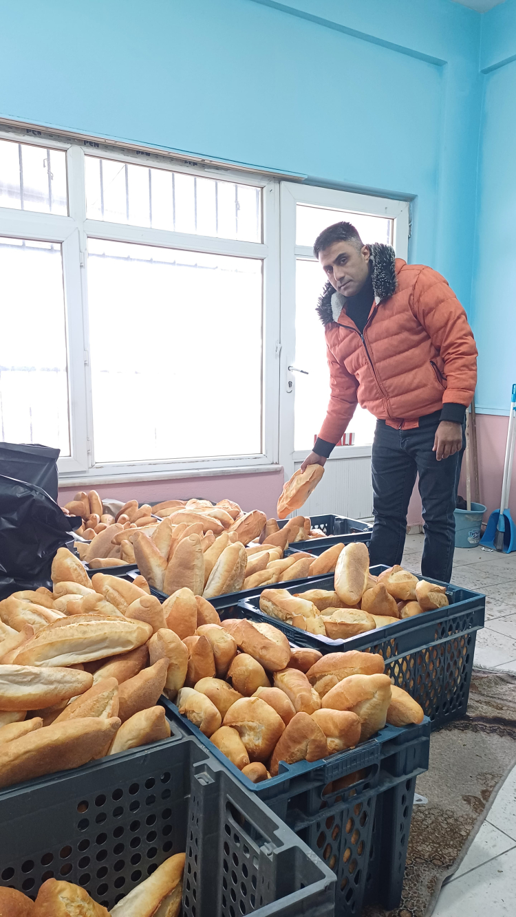 Edirne Keşan'da binlerce ekmek