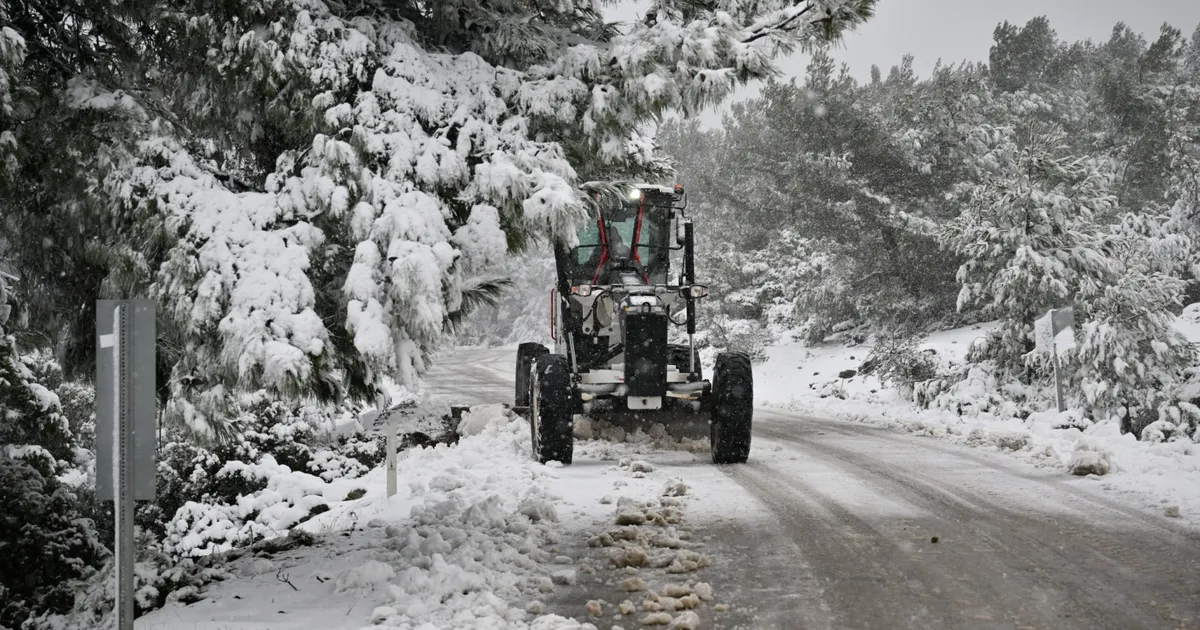 İzmir Bornova'da mevsimin ilk karı