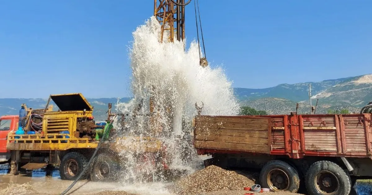 Sakarya Yeşilvadi'de 160 metre derinlikten yeni kaynak