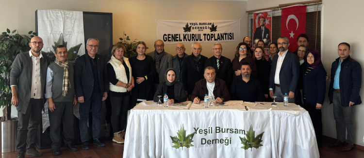 Yeşil Bursam Derneği'nde Karabulut güven tazeledi