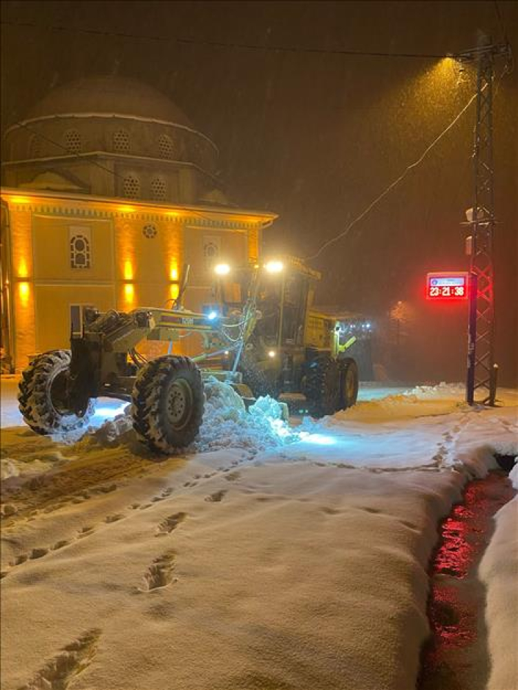 Bursa İnegöl'de 24 Saatte 925 km kar temizleme çalışması yapıldı