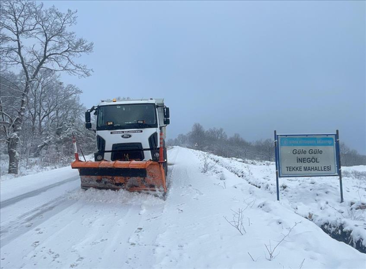 Bursa İnegöl'de 24 Saatte 925 km kar temizleme çalışması yapıldı