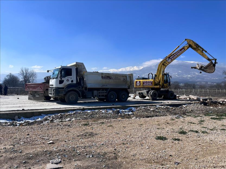 Bursa İnegöl'de tarım arazisinde kaçak yapı avı!