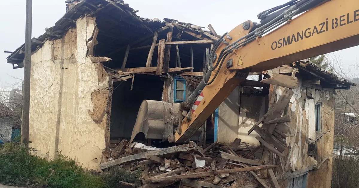 Bursa Osmangazi’de metruklara yıkım