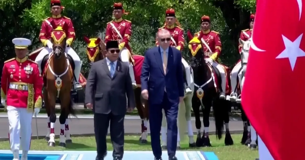 Cumhurbaşkanı Erdoğan Endonezya’da… Türkiye-Endenozya ilişkileri gelişiyor