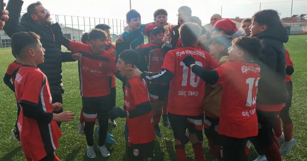 Edirne U13'te şampiyon Keşan Gençlerbirliği