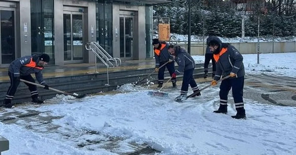 İstanbul'da karla mücadele devam ediyor