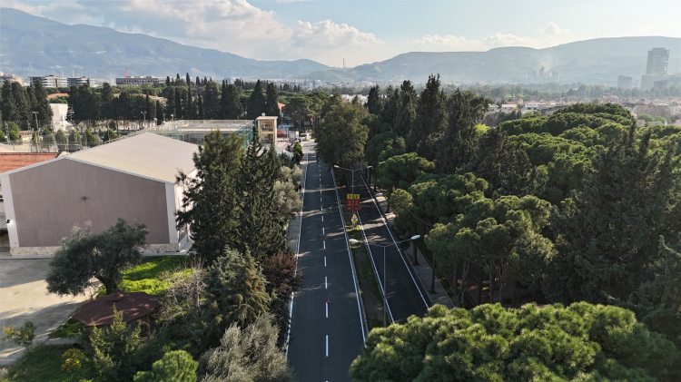 İzmir Bornova'da öğrencilere güvenli geçiş