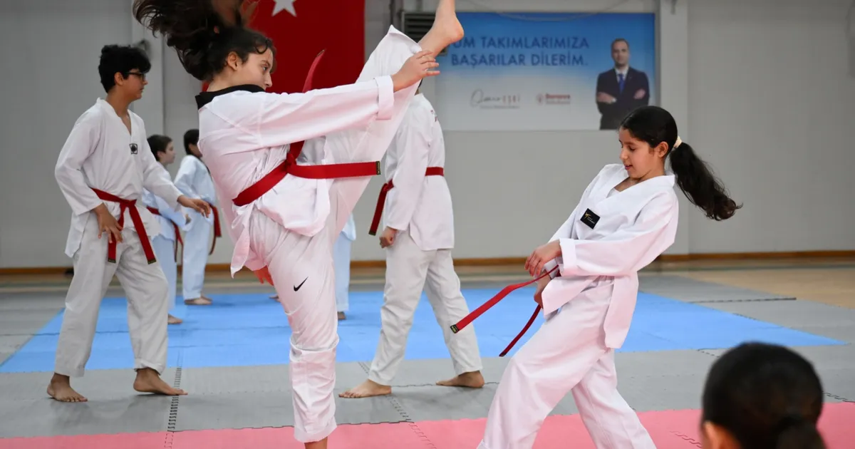 İzmir Bornova’da taekwondocuların kuşak heyecanı