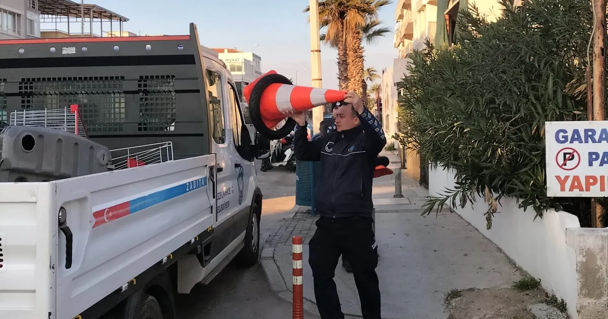 İzmir Güzelbahçe'de zabıta ekipleri işgale geçit vermiyor