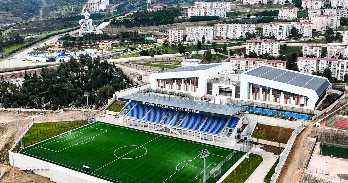 İzmir Karabağlar’a dev spor kompleksi