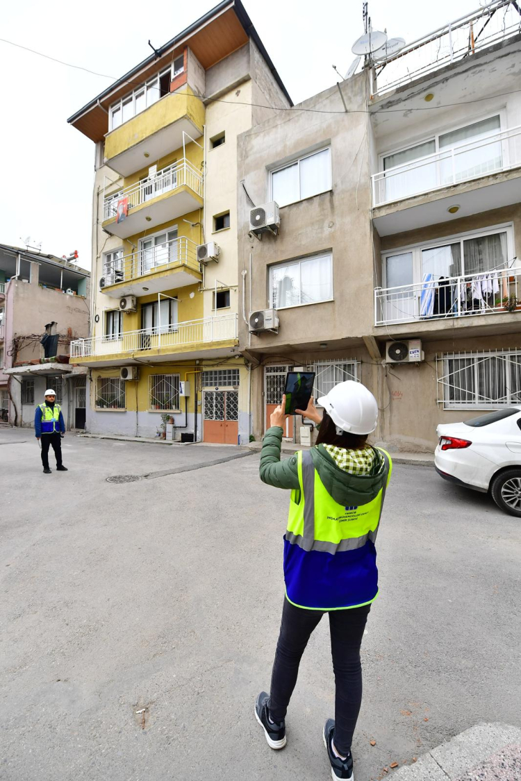 İzmir'de afet tehlikesi ve riskler belirleniyor