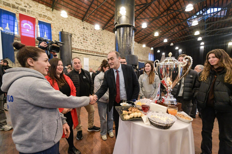 İzmir’de Yılın Spor Ödülleri sahiplerini buldu