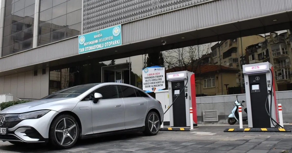 Manisa Büyükşehir'den elektrikli araç şarjına ilk istasyon