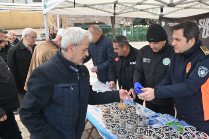 Manisa'da depremde hayatını kaybedenler anıldı