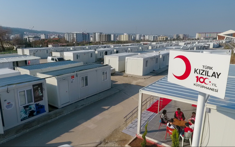 Onlar her koşulda insanlığa dokunuyor... Kızılay bu yıl da afetzedelerin yanında