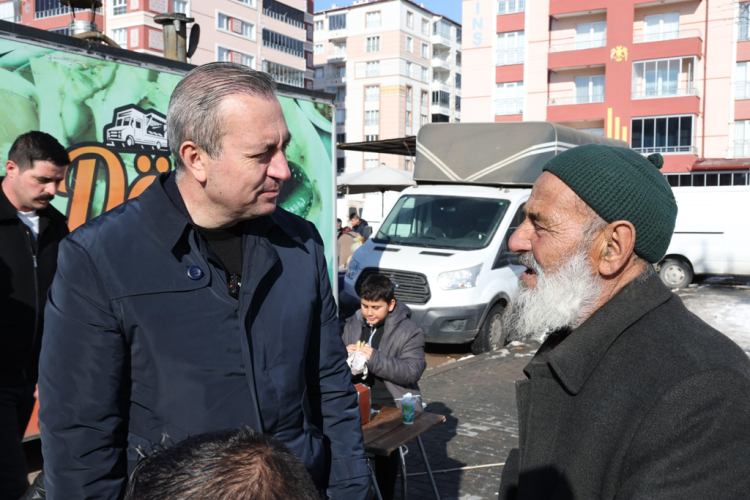 Sivas'ta Ramazan ayında ihtiyaç sahiplerine pazar desteği