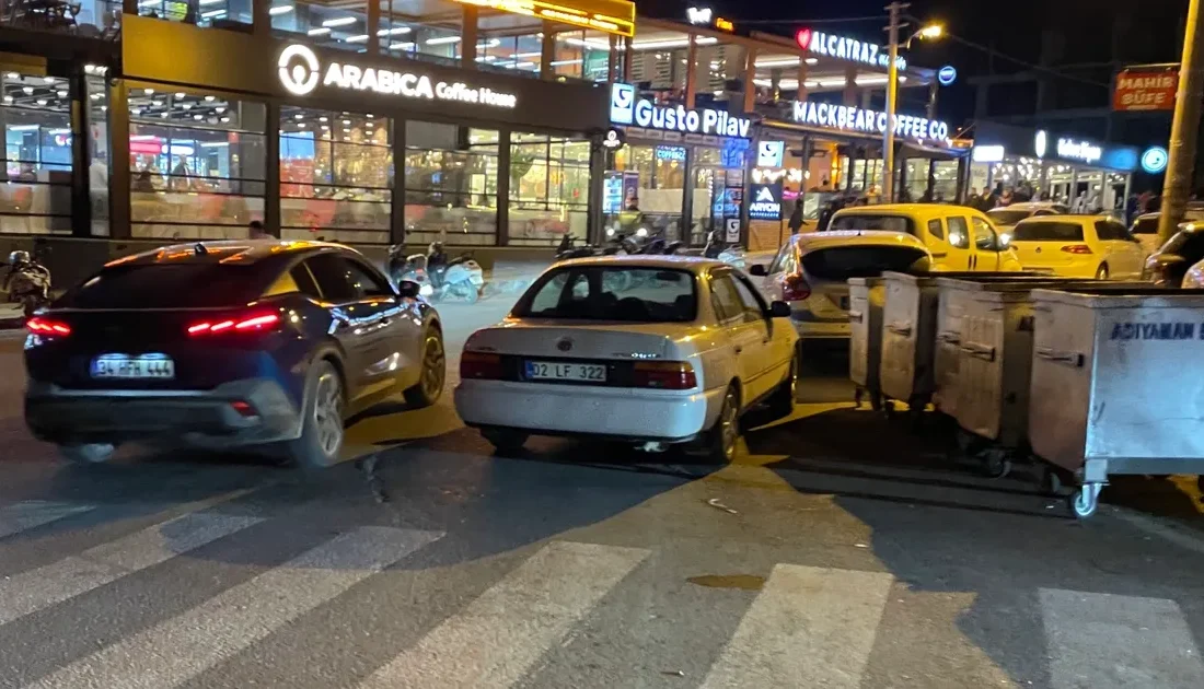 Adıyaman'da öğrenci yurdu önünde