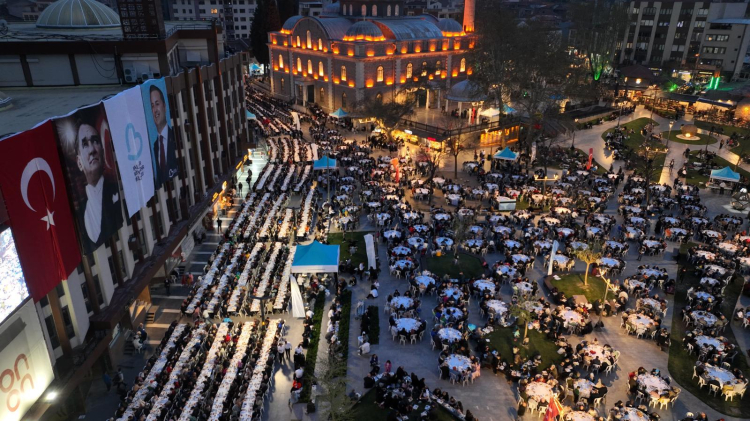 Balıkesir’in kalbinde 20 bin kişilik dev iftar
