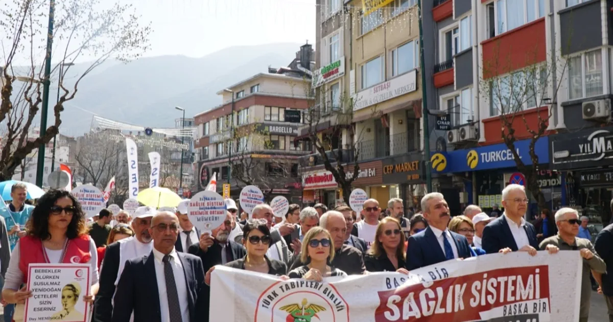 Bursa'da 14 Mart yürüyüşü gerçekleştirildi