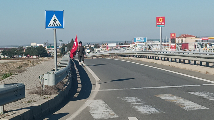 Çanakkale şehitleri için çıktığı yürüyüşte Keşan'a ulaştı!