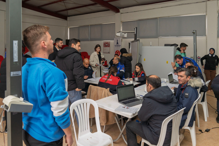 İzmir İtfaiyesi’ne 154 memur alınacak