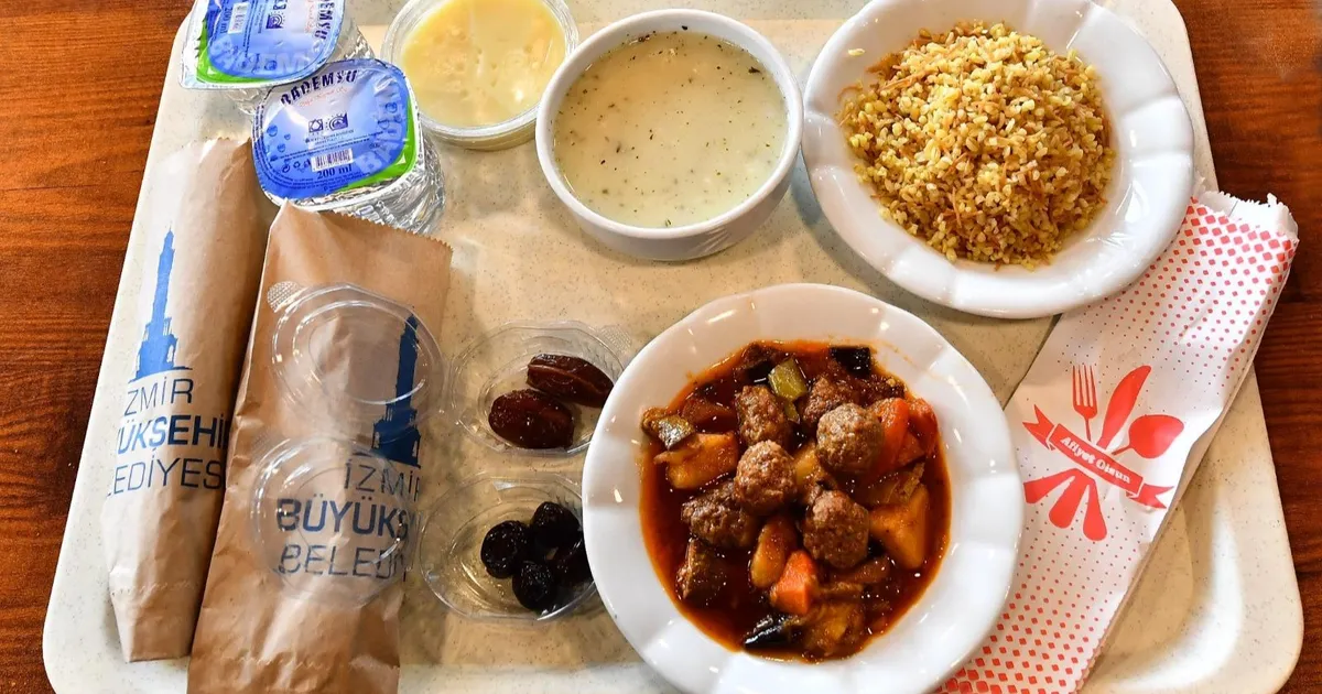 İzmir'de 50 TL'ye iftar!