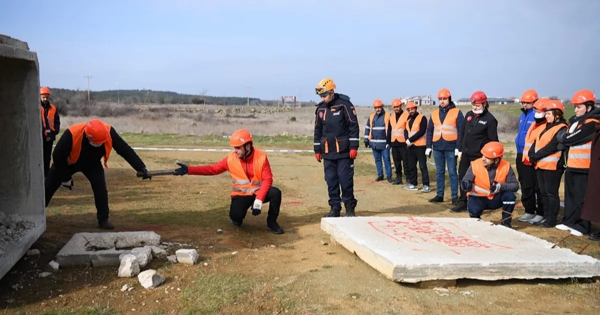 Keşan’da gönüllü afet ekibi tatbikatta