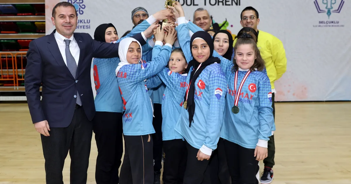 Konya Selçuklu’da geleneksel çocuk oyunları 