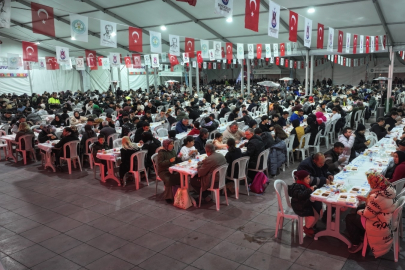 Manisa'da Ramazan bereketi: 4 bin kişiye iftar yemeği dağıtıldı